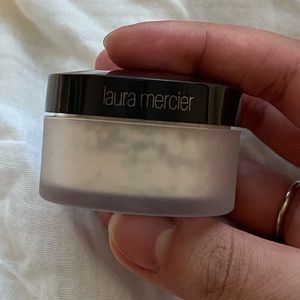 laura mercier loose powder